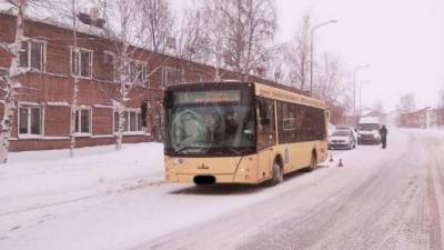 Автобус в Ханты-Мансийске на пешеходном переходе сбил 14-летнего мальчика