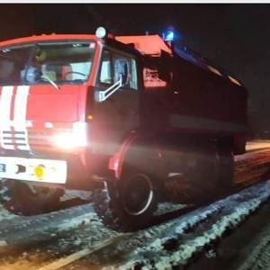 В Николаевской области сотня грузовиков застряли на местных дорогах. Фото