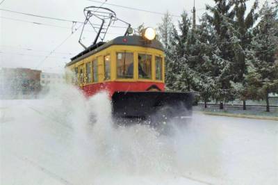 Киевские коммунальщики рассказали, как справляются со снегопадом на общественном транспорте