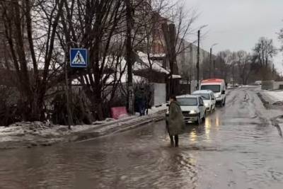 Рязанка Ангелина Левакова сняла видео о затопленных пешеходных переходах