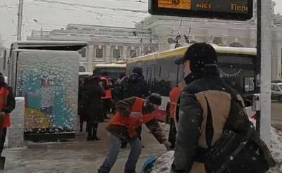 Непогода бушует на Одесчине: на расчистку снега выведено тысячи людей