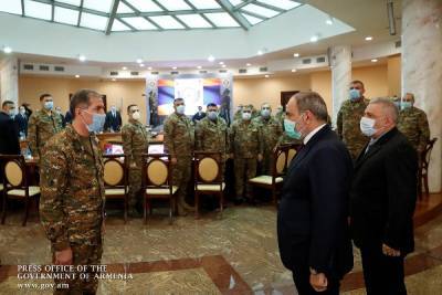 Пашинян в День армии поставил перед армянским генералитетом задачу