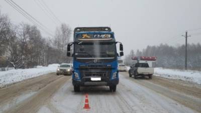 Ряду грузовиков запретили въезжать на территорию Петербурга