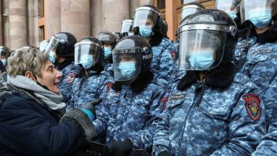 Более 20 человек задержаны на акции протеста в Ереване