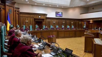 Политические манипуляции: почему депутаты не поддержали законопроект о конституционной процедуре
