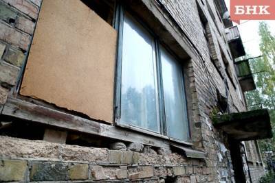 Суд обязал мэрию изменить сроки расселения жильцов из разрушающихся домов в центре Сыктывкара