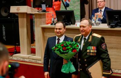 Роман Головченко наградил Владимира Ващенко Почетной грамотой Совета Министров