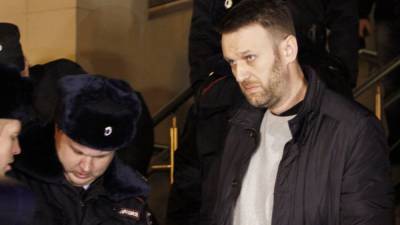 Сторонник Навального "переобулся": Волков призвал родителей не отпускать детей на митинги