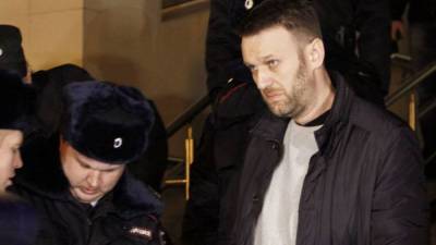 Сторонник Навального “переобулся”: Волков призвал родителей не отпускать детей на митинги