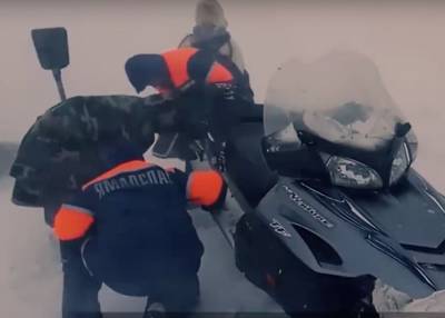 На Ямале спасли семью с детьми на сломанном снегоходе в минус 45