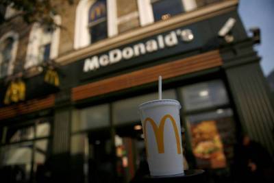 Прибыль McDonald’s упала, акции растут