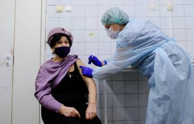 Ракова: Москва готова обеспечить вакциной всех пенсионеров