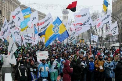 Протестующие в Киеве предприниматели пришли к посольству США
