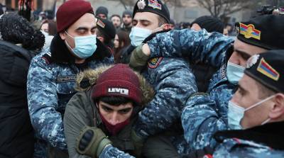 В Ереване полиция задержала 26 человек после попытки прорваться в здание правительства