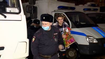 Незаконные митинги: большинство задержанных признали свою вину - vesti.ru - Москва - Санкт-Петербург - Латвия