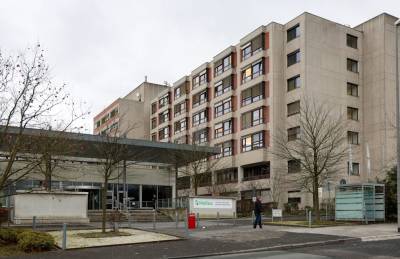 Инцидент в Гессене: инфицированный пациент сбежал из клиники, чтобы купить поесть