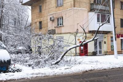 В Украине из-за непогоды около 300 населенных пунктов остались без света