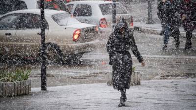 Мокрый снег и сильный ветер: чего ждать от крымской погоды в пятницу