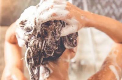 Популярный парикмахер назвал главную ошибку при мытье головы