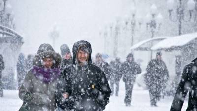 Жителям Владивостока разрешили остаться дома из-за опасной погоды