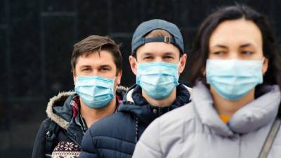 Вакцинация, соцподдержка, профориентирование: как Россия справляется с пандемией