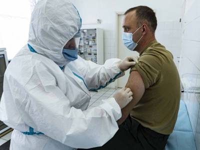 Если надо – уколюсь: в Воронежской области продолжается массовая вакцинация от коронавируса