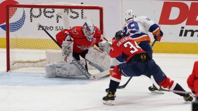 «Вашингтон» без россиян одолел «Айлендерс» в НХЛ, хотя уступал со счётом 0:3 по ходу матча