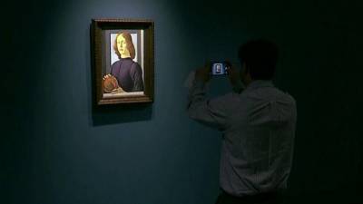 Картина Боттичелли «Портрет молодого человека с медальоном» продана на аукционе за 92 миллиона долларов