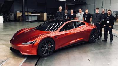 Новый спорткар Tesla Roadster появится в 2022 году