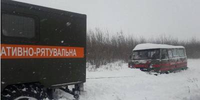 Снегопады в Украине: на трассе Киев-Одесса образовалась 30-километровая пробка