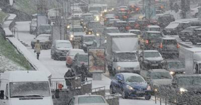 В Киеве и области из-за снегопада образовались сильные пробки: куда лучше не ехать