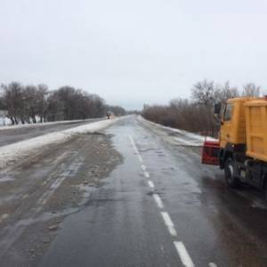 Из-за снегопадов на трассе Киев-Одесса образовалась 30-километровая пробка