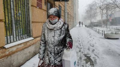 "Проблема к лету не исчезнет": коронавирус останется в Петербурге надолго