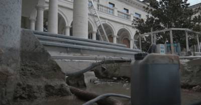 "Сплошное разочарование": журналисты впервые прогулялись по дворцу в Геленджике (видео)