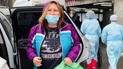 Пострадавшую во время митинга в Петербурге женщину выписали из больницы