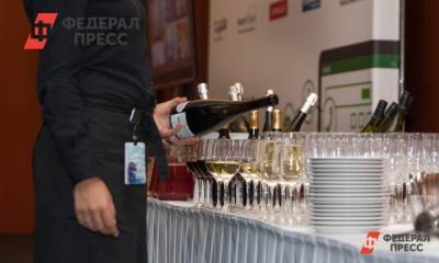 Семью из Ноябрьска наказали за бокал шампанского, выпитого подростком