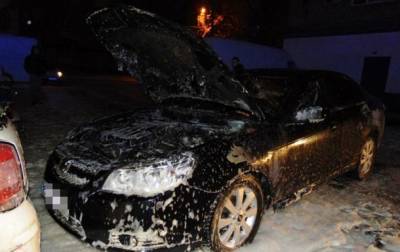 В Николаеве главврачу инфекционной больницы сожгли авто