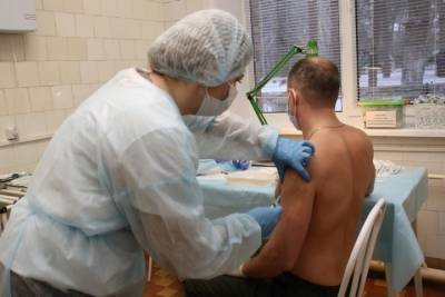Педагоги военного института в Серпухове вакцинируются от коронавируса