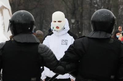 Суды Москвы арестовали 285 человек после незаконной акции 23 января