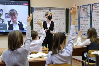 В Минпросвещения опровергли информацию о тотальном переходе школ на шестидневное обучение
