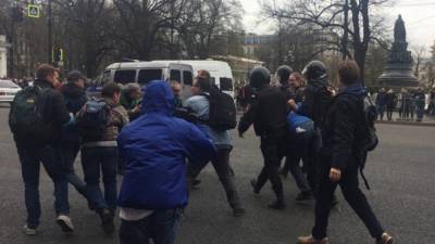Полиция объявила в розыск Волкова за призыв к детям участвовать в митингах