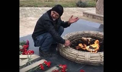 Дело завели на жителя Дагестана, жарившего шашлык на Вечном огне