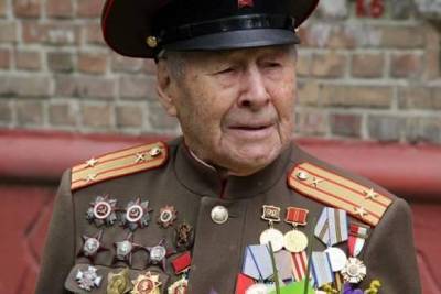В Красноярске жертвой двух мошенниц стал 99-летний подполковник МВД в отставке