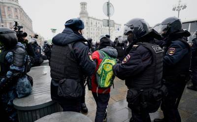 В Москве полиция привлекла 173 родителей за участие их детей в митинге