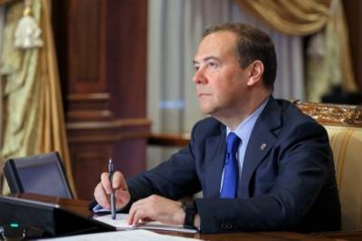 Медведев: надо договариваться о правилах деятельности соцсетей, чтобы преодолеть тревожащие тенденции