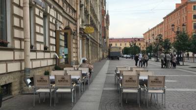 В Петербурге летние кафе могут стать круглогодичными