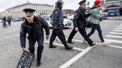 В России арестовали украинку, ее обвинили в избиении полицейского