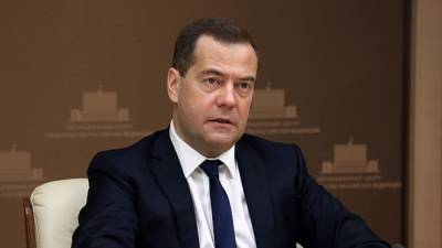 Дмитрий Медведев озабочен случаями блокировок в соцсетях