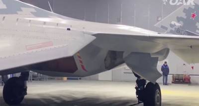 Первый серийный истребитель Су-57 совершил полет – видео