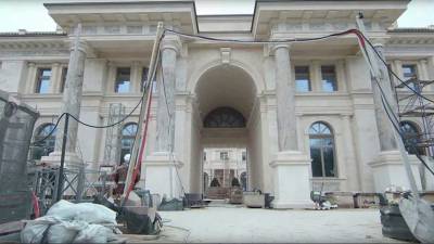 «Один большой бетон»: Mash опубликовал репортаж из «дворца Путина» в Геленджике